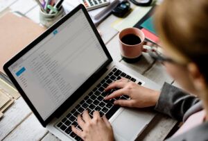 Otimização SEO no desenvolvimento de sites: importância e práticas