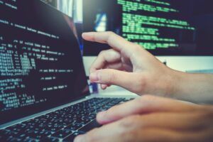 Desenvolvimento de sites: escolhendo a melhor plataforma para seu negócio