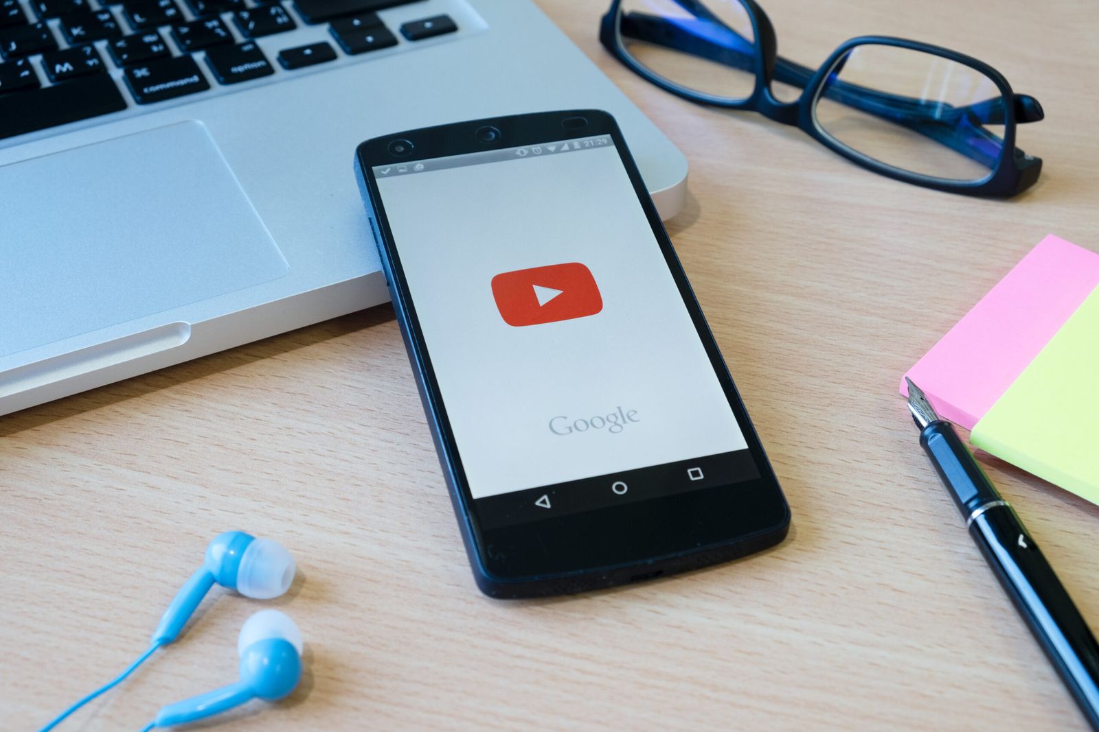 You Tube: Guia passo-a-passo para o seu vídeo bombar