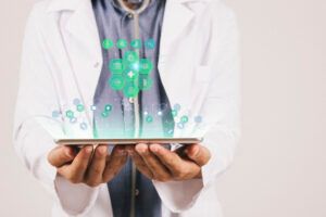 Automacao e atendimento humano na gestao medica digital